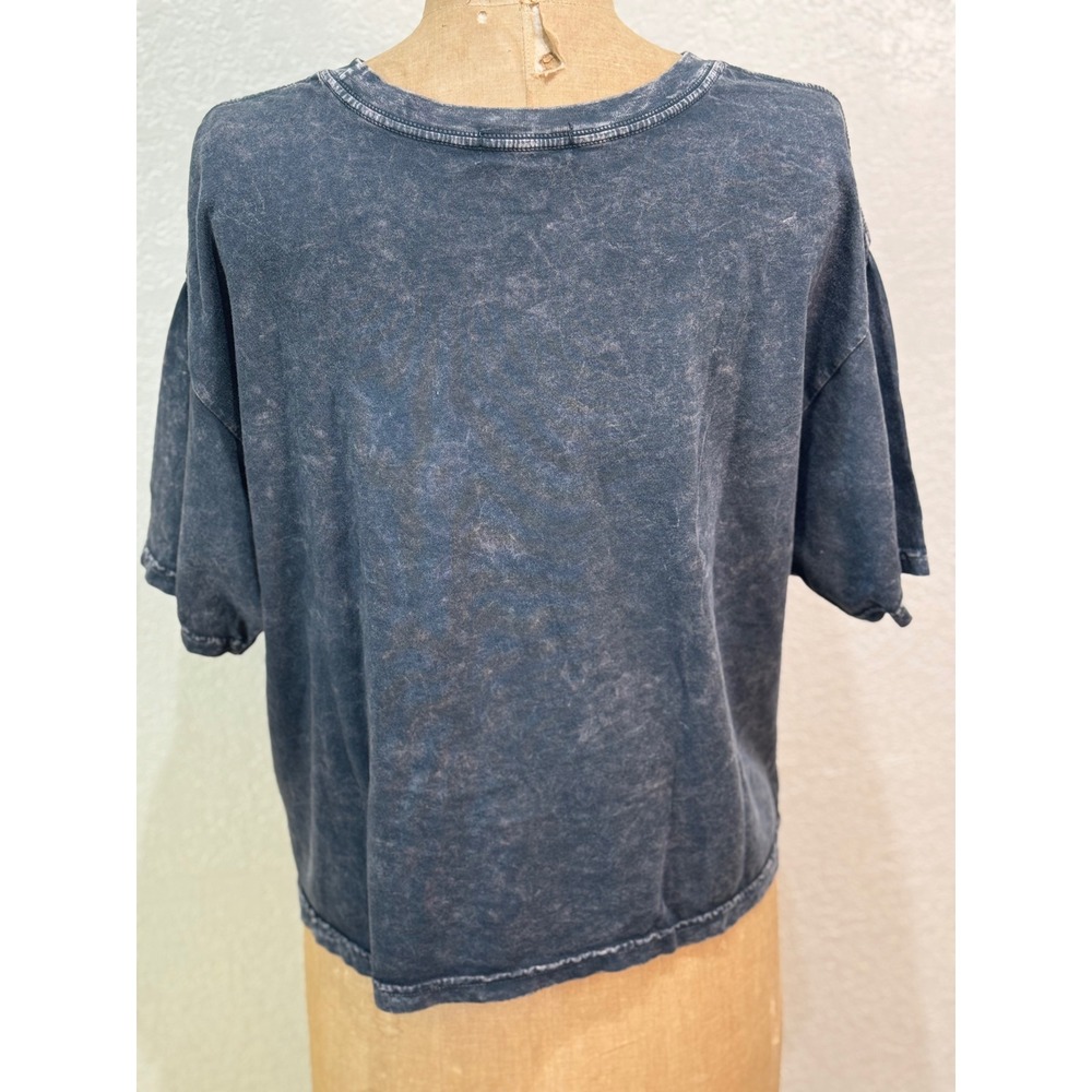 Rustee Brave Soul Tiger Graphic T-Shirt Crop Medium Acid Wash Gray Womens NWOT - Picture 5 of 9